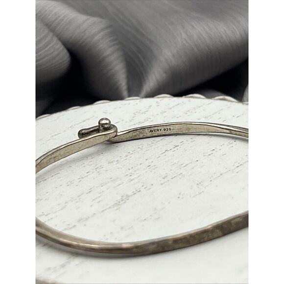 James Avery Sterling Silver Hammered Hook On Bangle Bracelet - Picture 6 of 6